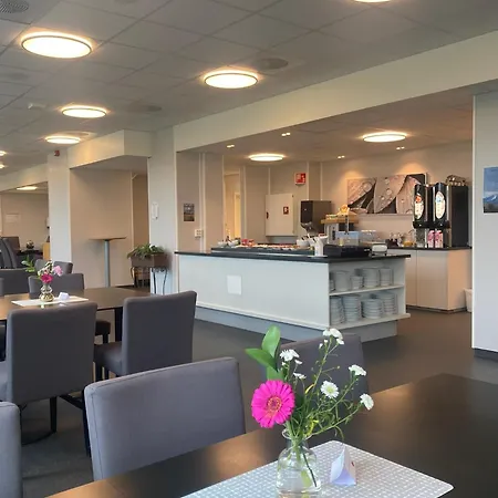 מלון Sjoholt Sommerhotell *