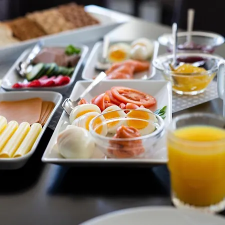 Sjoholt Sommerhotell *