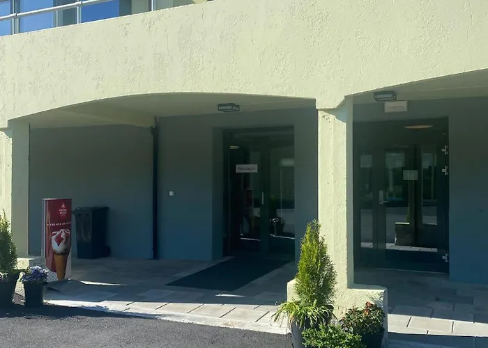 Sjoholt Sommerhotell Hotell *